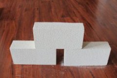 What are the advantages of lightweight mullite bricks in the kiln?