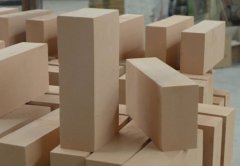 What is the role of mullite polylight insulation bricks in industrial furnaces?